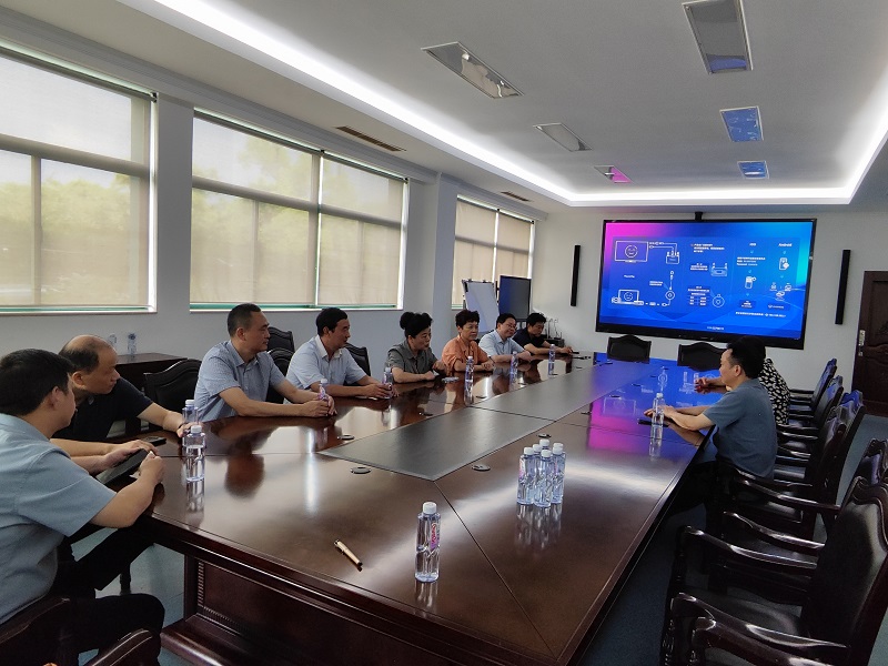 鄭曉艷調(diào)研外資企業(yè)和跨境電商企業(yè)